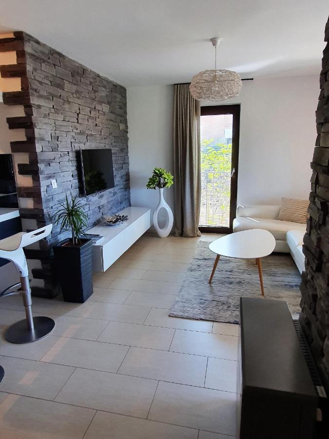 Lucia Exclusive With Parking In The Garage Apartamento Poreč Exterior foto