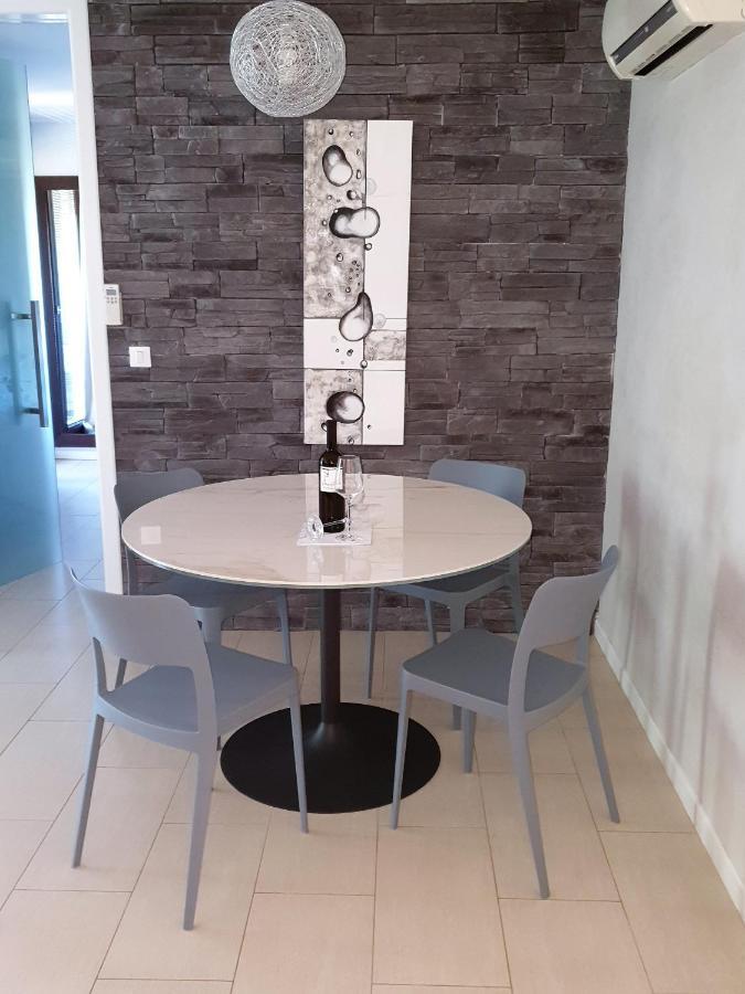 Lucia Exclusive With Parking In The Garage Apartamento Poreč Exterior foto