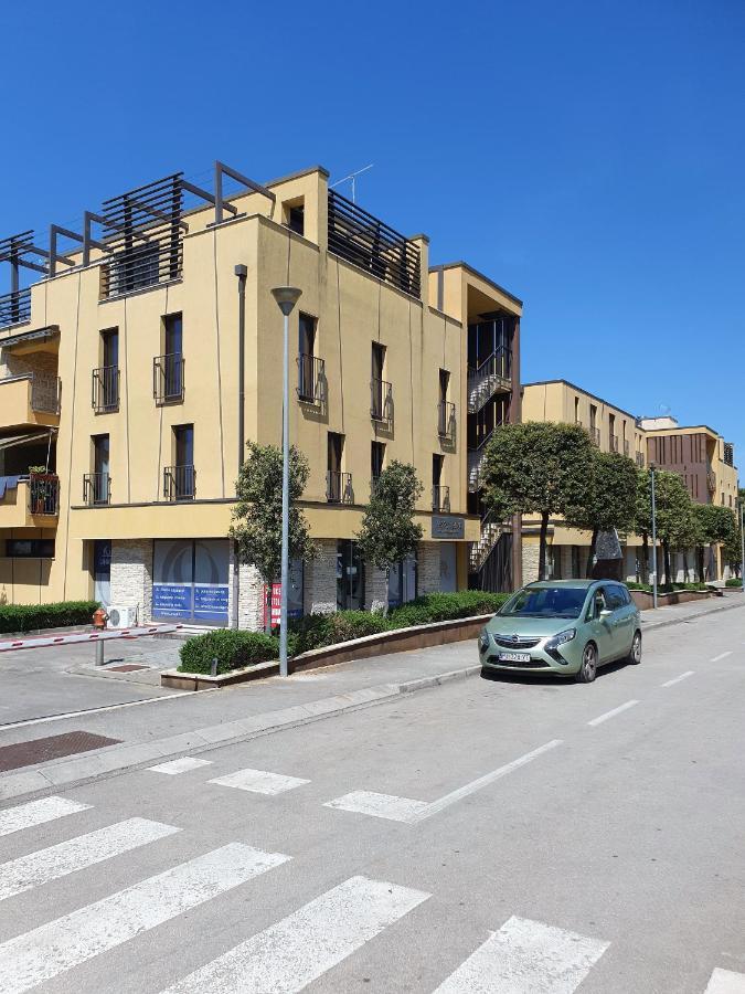 Lucia Exclusive With Parking In The Garage Apartamento Poreč Exterior foto